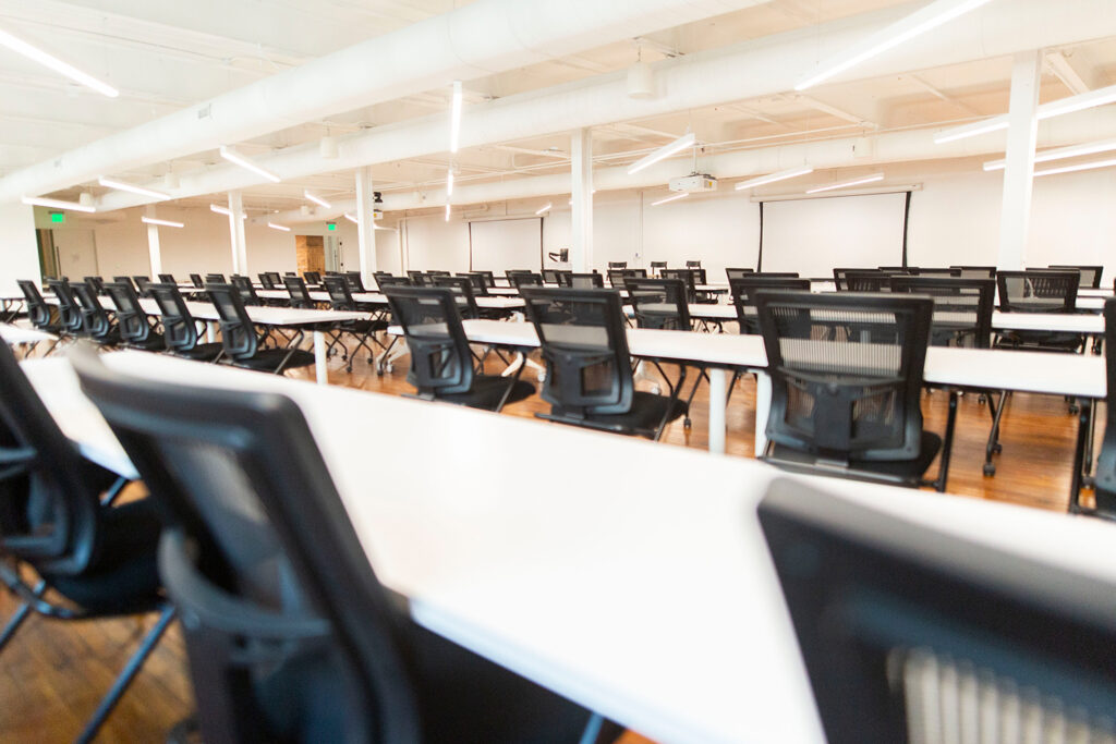 Congdon Yards 3rd Floor Engine Room chairs and tables in meeting room