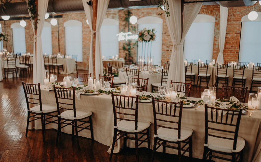 Congdon Yards Pine Room at the Loft long wedding reception tables moody lighting