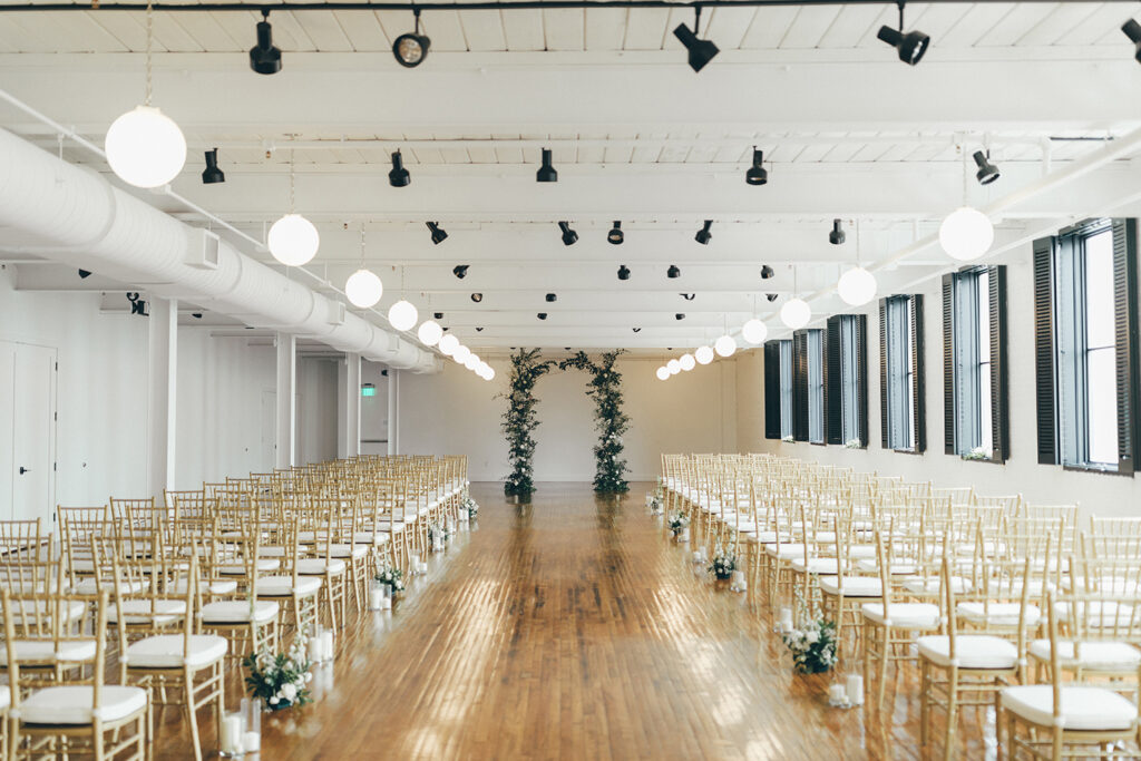 congdon yards silk room at the loft classic wedding layout