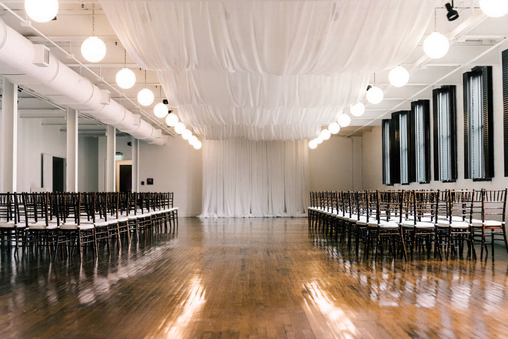 congdon yards silk room at the loft with white ceiling drapery